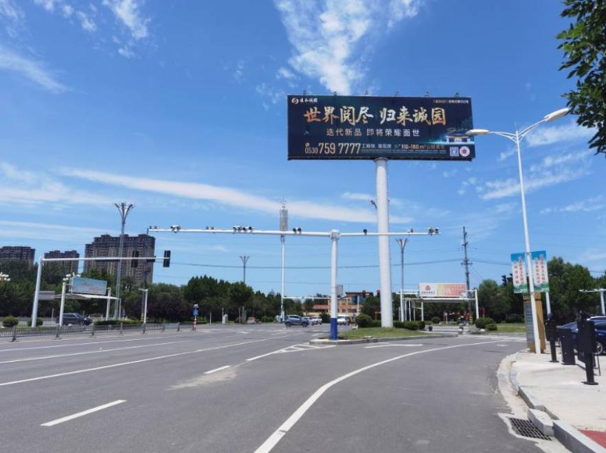 定陶汽车站单立柱广告牌-3