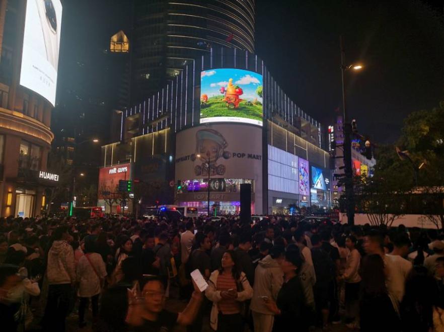 上海宏伊国际广场LED-2